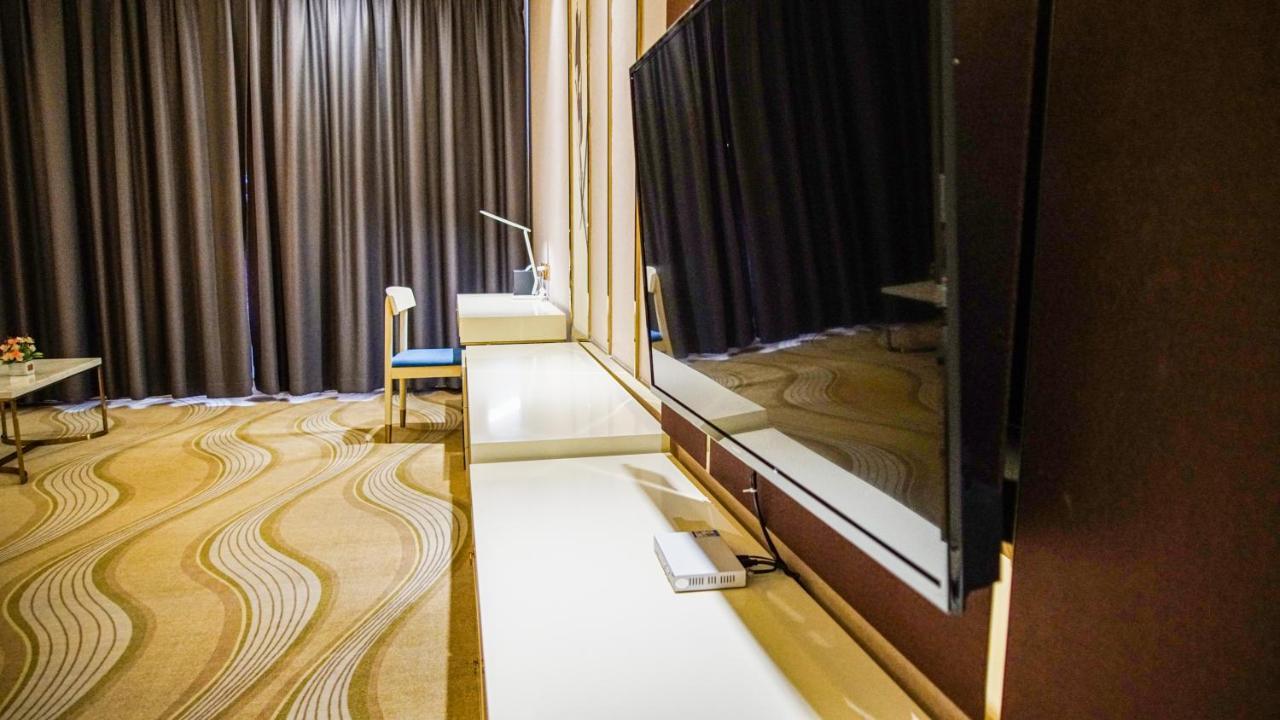 St Hotel Wattay Airport Vientiane Exteriör bild