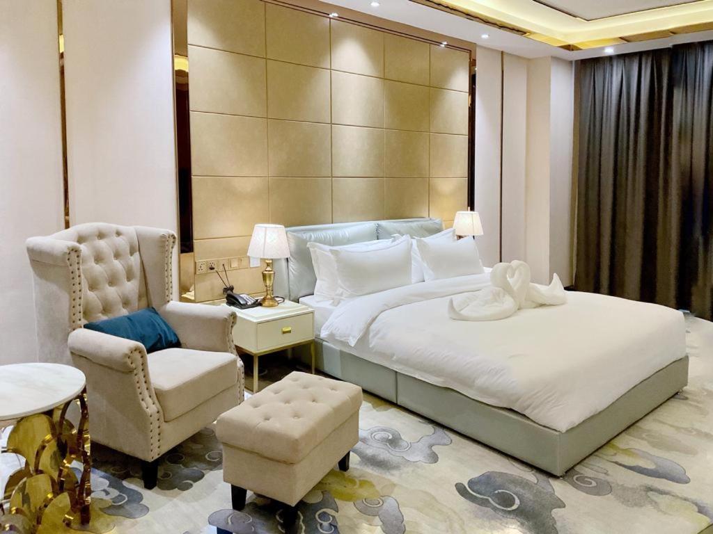 St Hotel Wattay Airport Vientiane Exteriör bild