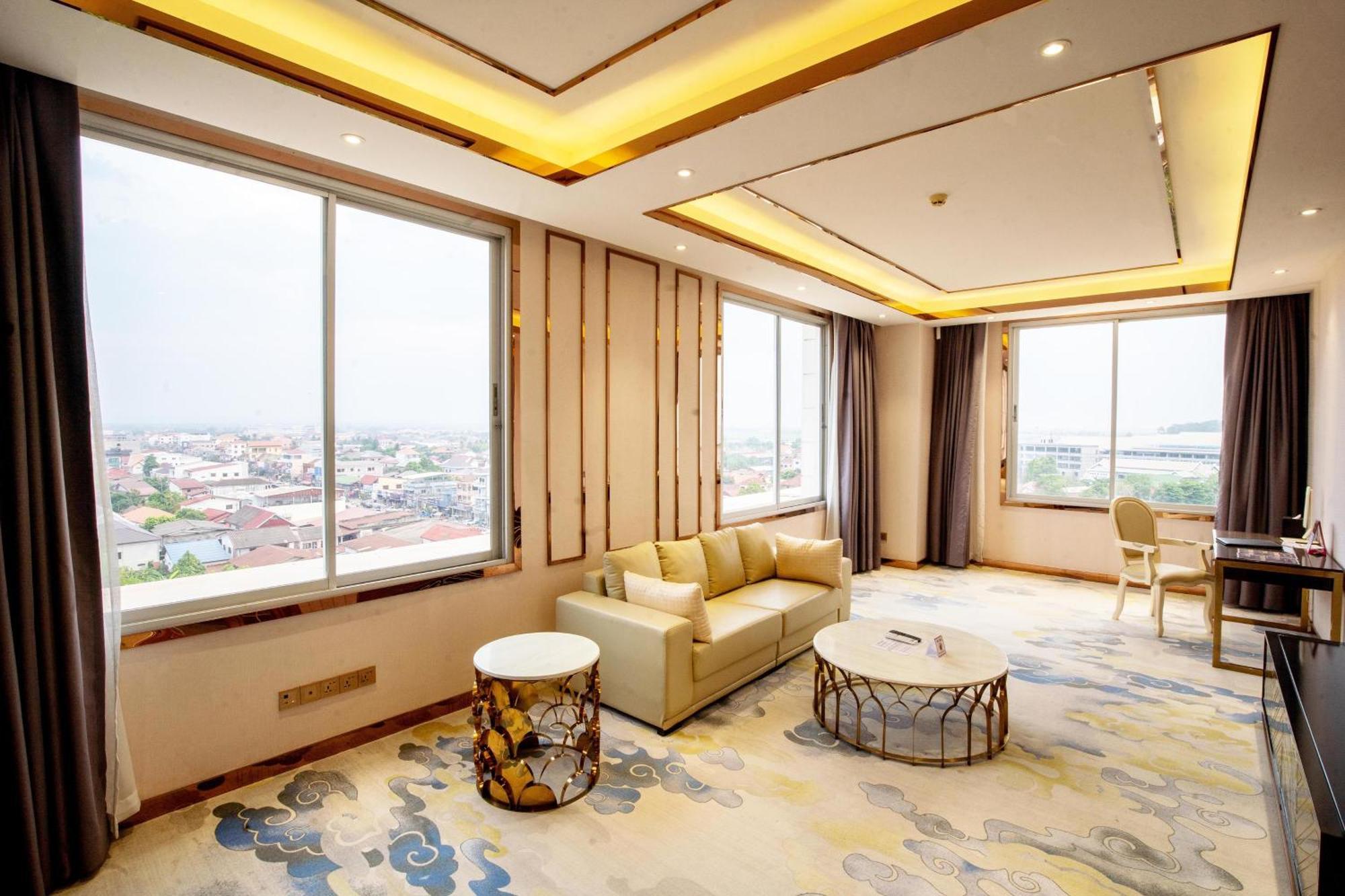 St Hotel Wattay Airport Vientiane Exteriör bild